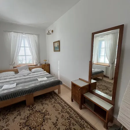 Pansiyon Statek 100dola 7 A 8 Lukova